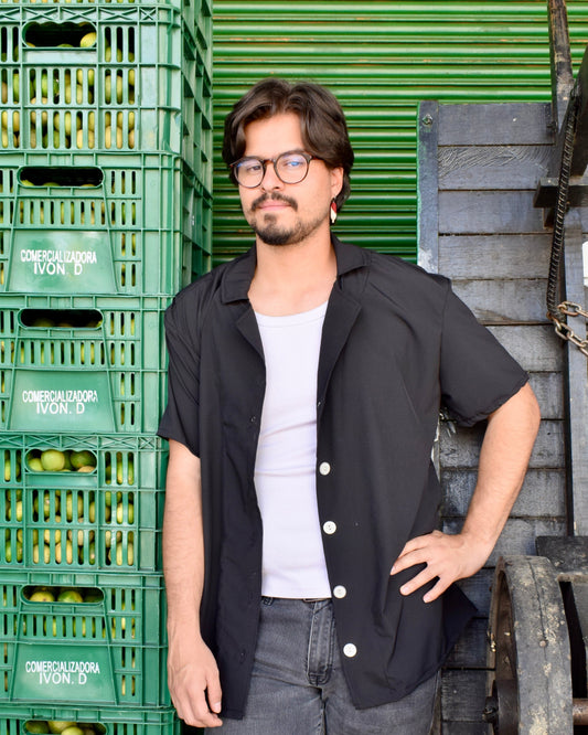 Camisa Negra Básica 🖤✨